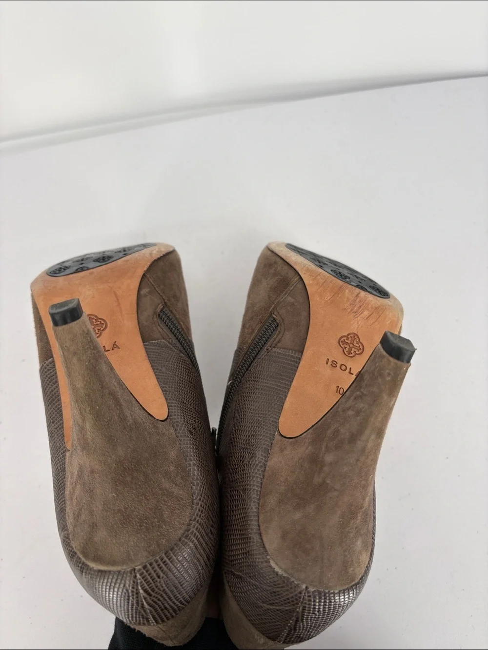 🐾 Isola Taupe Suede Pointed-Toe Ankle boots Heels